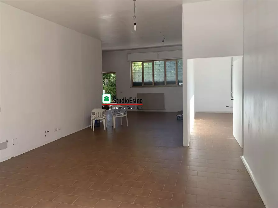 Immagine 7 di Negozio in vendita  20 a Monsampolo Del Tronto