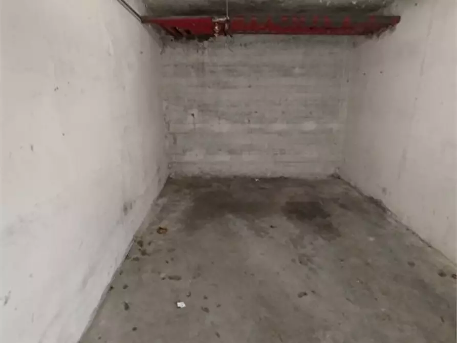 Immagine 3 di Garage in vendita  a Carpi