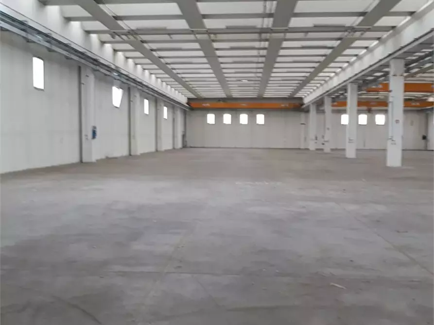Immagine 1 di Magazzino in vendita  a Soliera