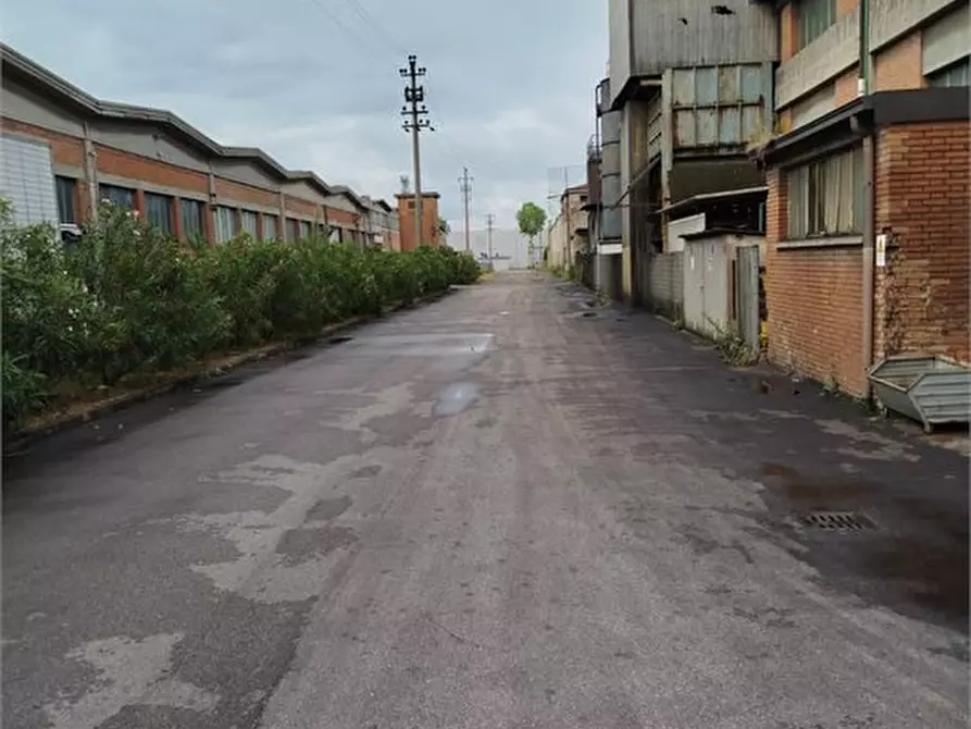 Immagine 4 di Magazzino in vendita  a Soliera