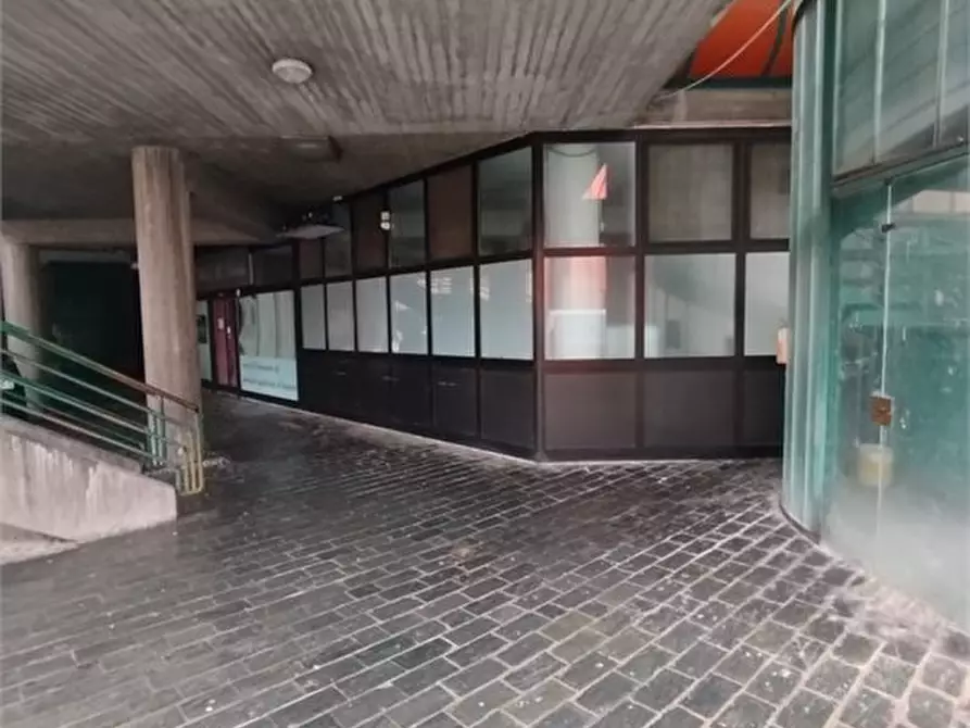 Immagine 6 di Negozio in vendita  a Campogalliano