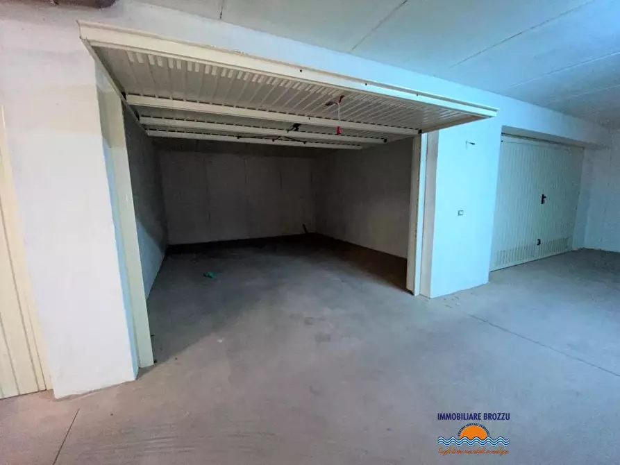 Immagine 5 di Garage in vendita  a Castelsardo