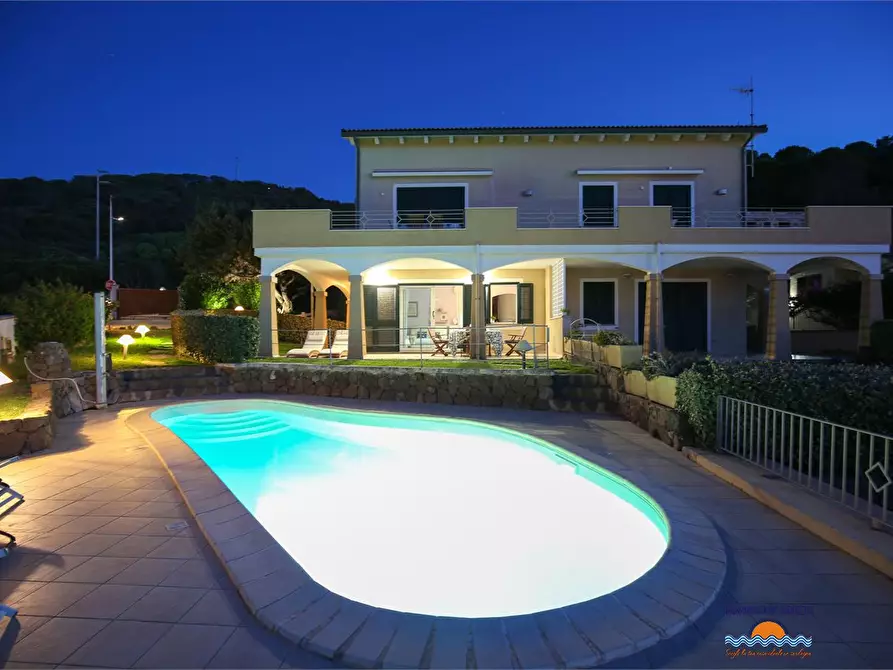 Immagine 1 di Villa in vendita  99 a Castelsardo