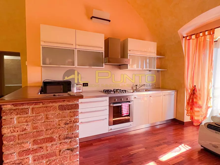 Immagine 1 di Appartamento in vendita  67 a San Remo