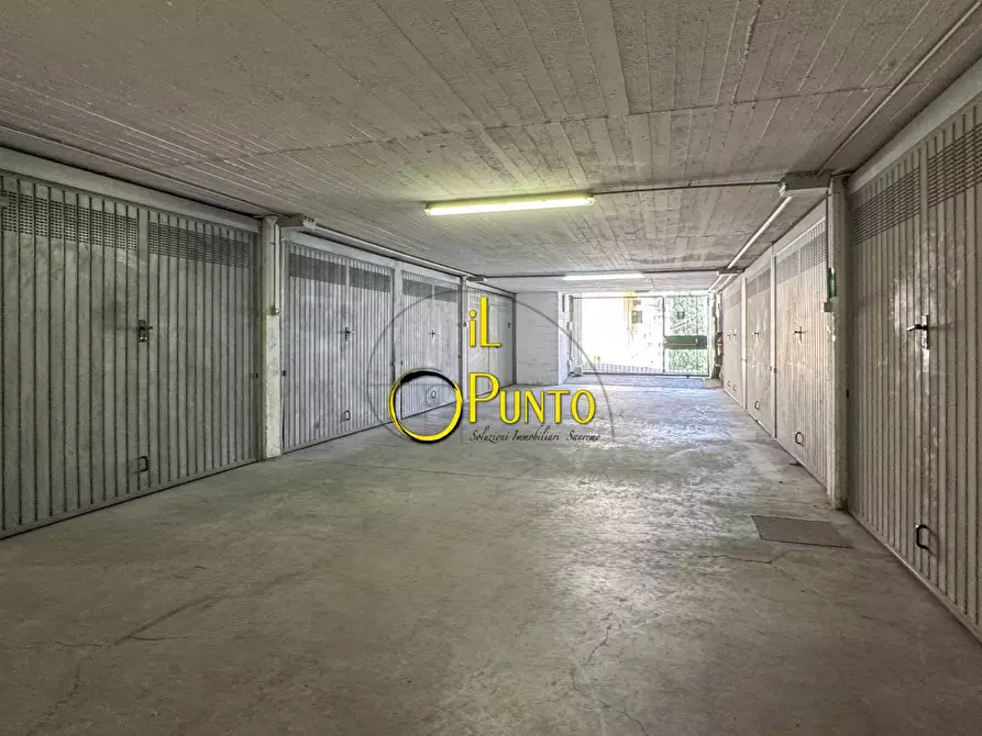 Immagine 1 di Garage in vendita  149 a San Remo