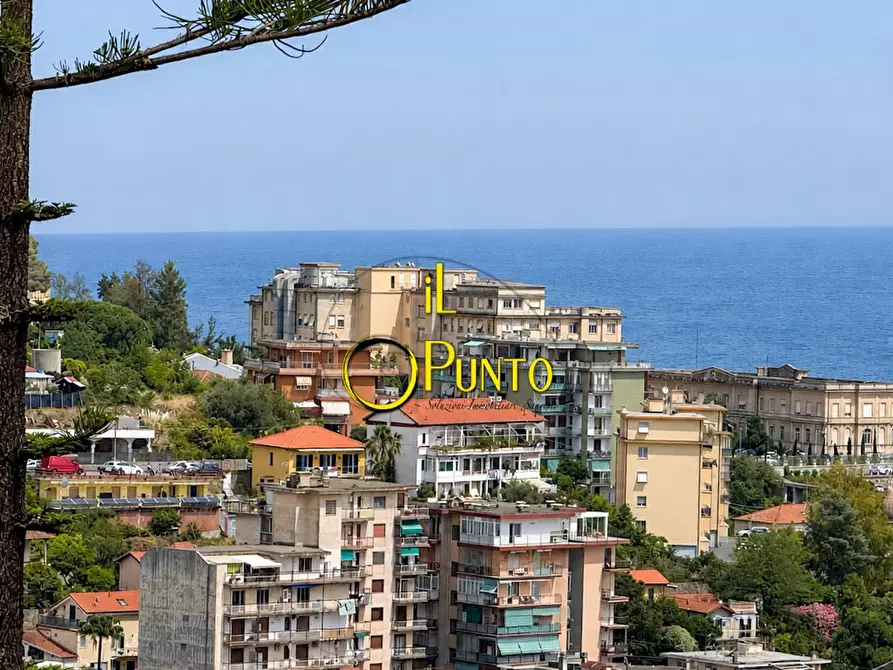 Immagine 1 di Appartamento in vendita  71 a San Remo
