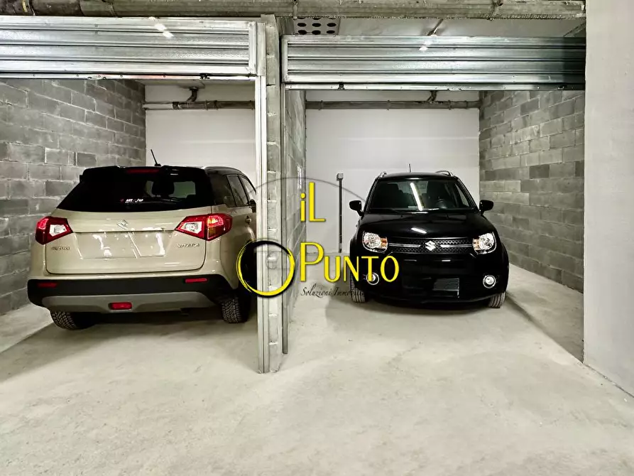 Immagine 6 di Garage in vendita  141 a San Remo