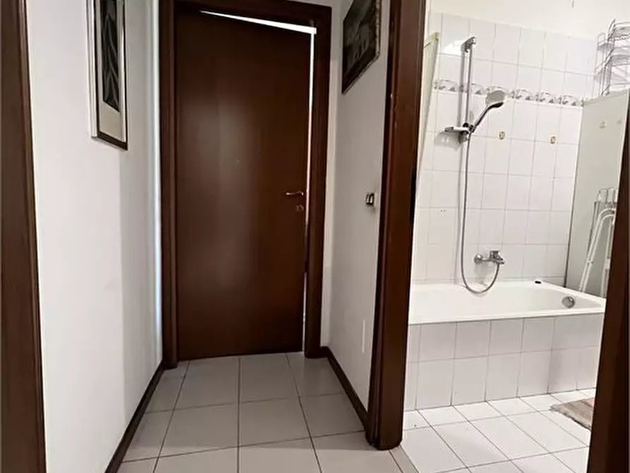 Immagine 5 di Appartamento in vendita  7 a Pioltello