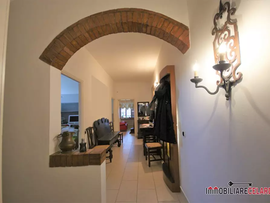 Immagine 5 di Appartamento in vendita  a San Gimignano