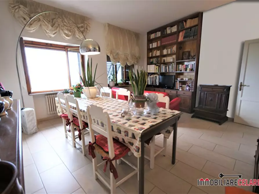 Immagine 7 di Appartamento in vendita  a San Gimignano