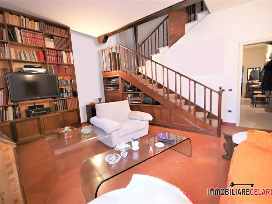 Immagine 8 di Appartamento in vendita  a San Gimignano