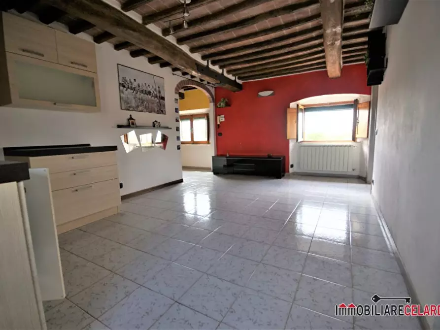 Immagine 3 di Appartamento in vendita  a Colle Di Val D'elsa
