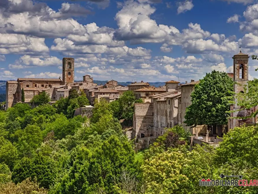 Immagine 1 di Terreno in vendita  a Colle Di Val D'elsa