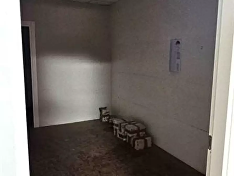 Immagine 2 di Capannone industriale in affitto  a Poggibonsi