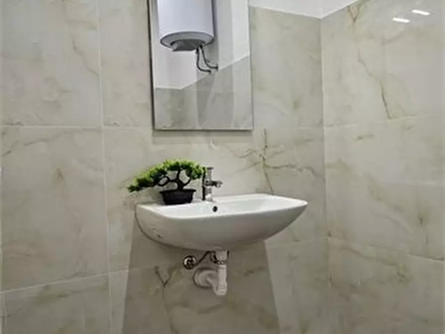 Immagine 7 di Negozio in affitto  a Colle Di Val D'elsa