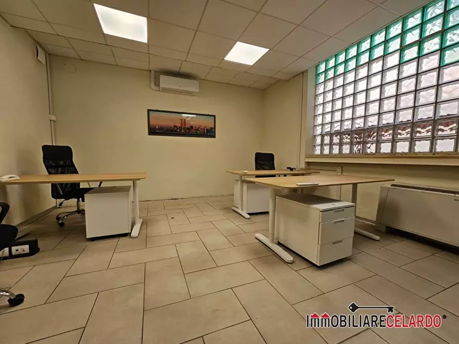 Immagine 6 di Ufficio in affitto  a Colle Di Val D'elsa