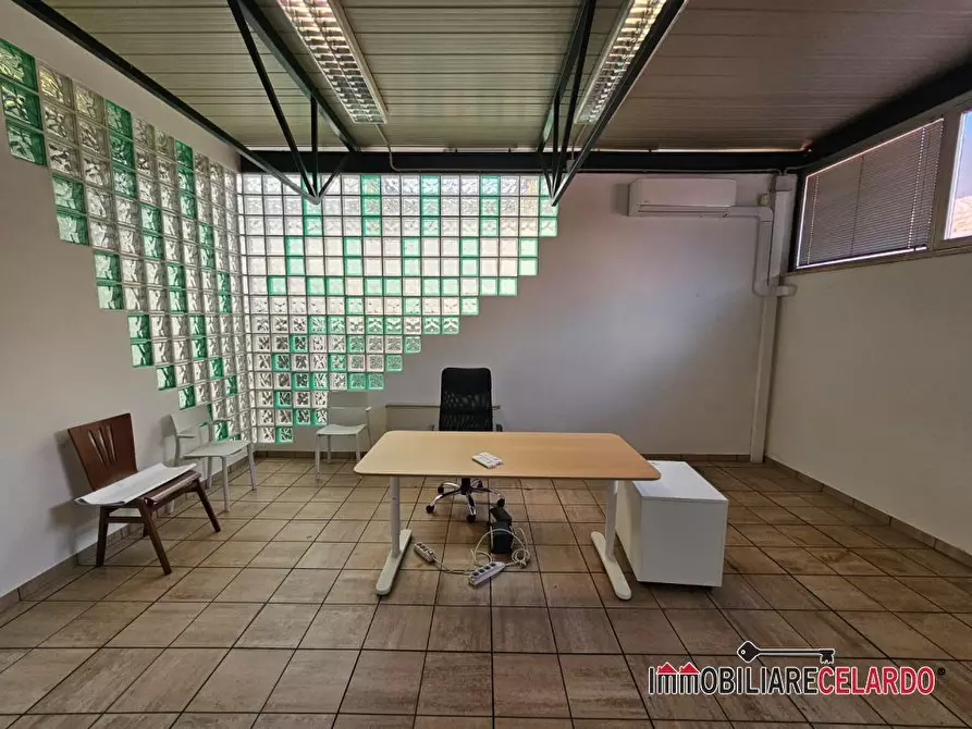 Immagine 9 di Ufficio in affitto  a Colle Di Val D'elsa