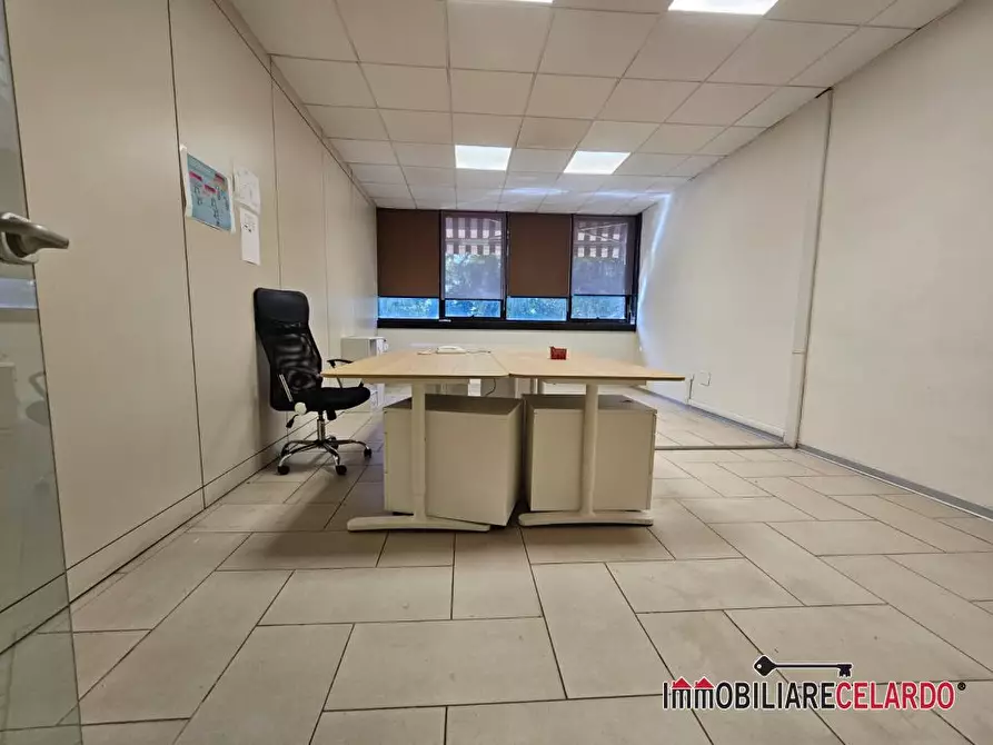 Immagine 4 di Ufficio in affitto  a Colle Di Val D'elsa