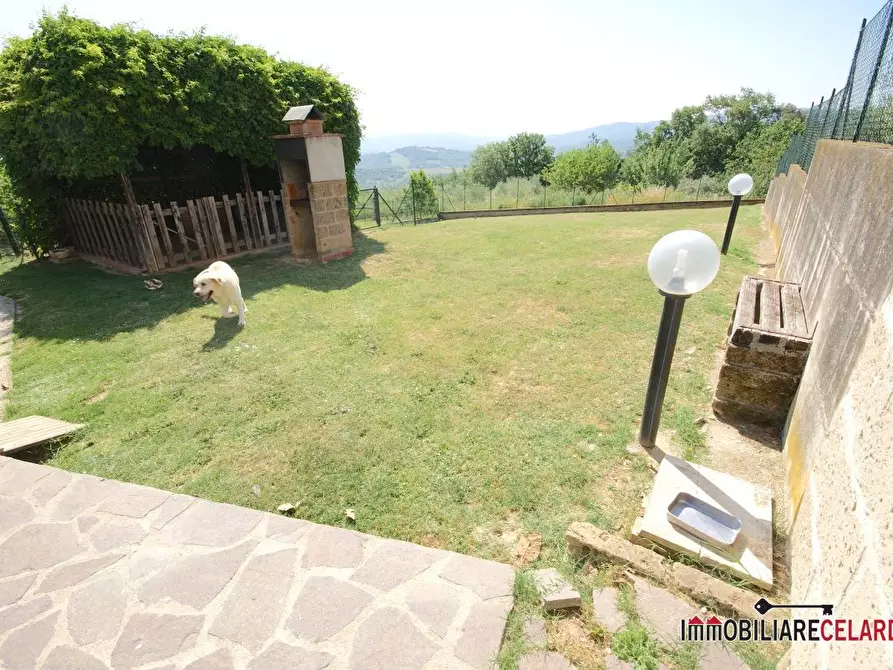 Immagine 2 di Villa in vendita  a Casole D'elsa