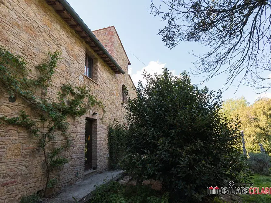 Immagine 1 di Villa in vendita  a San Gimignano