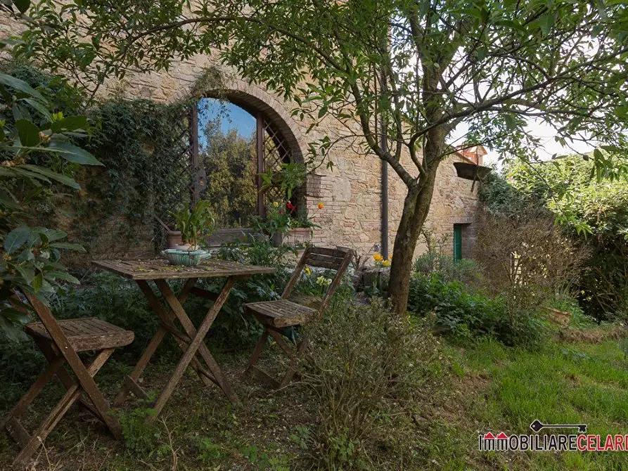 Immagine 2 di Villa in vendita  a San Gimignano