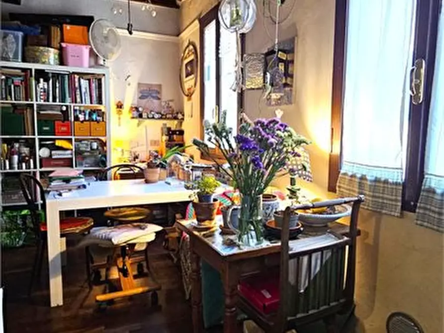 Immagine 5 di Appartamento in vendita  a Firenze