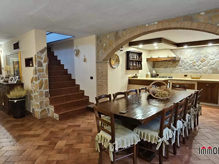 Immagine 1 di Appartamento in vendita  a Colle Di Val D'elsa