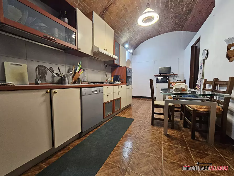 Immagine 3 di Appartamento in vendita  a Siena