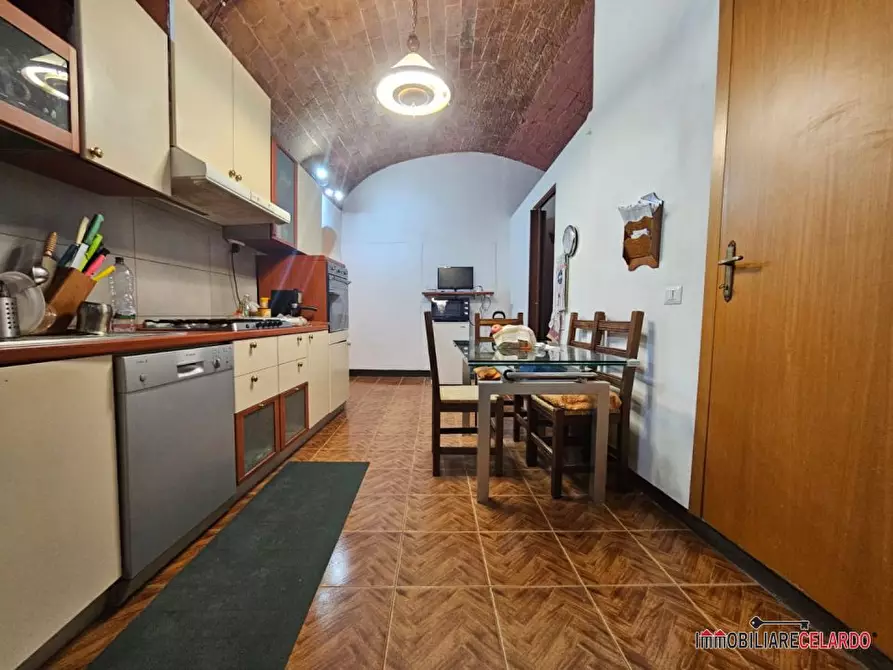 Immagine 1 di Appartamento in vendita  a Siena