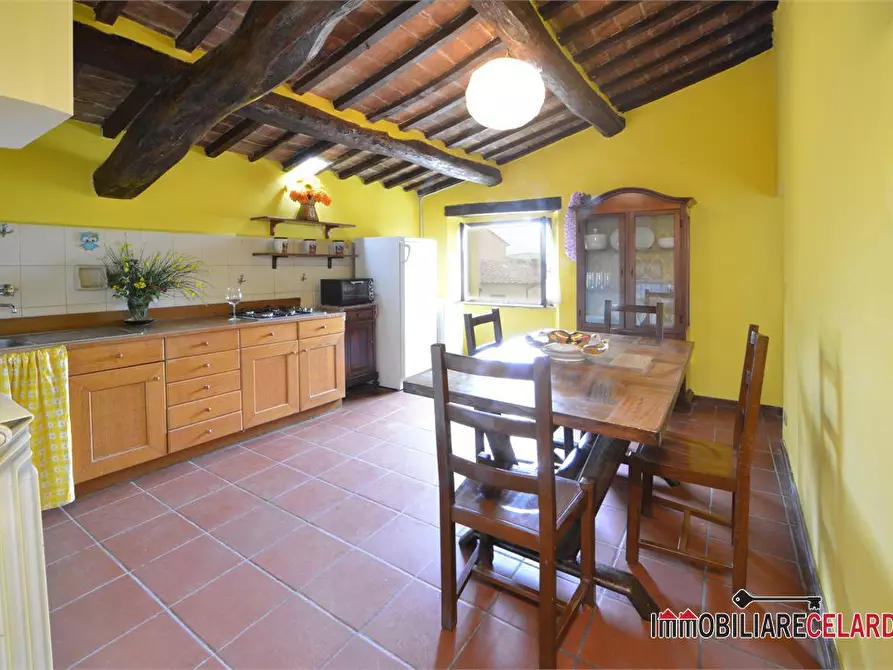Immagine 1 di Appartamento in vendita  a San Gimignano