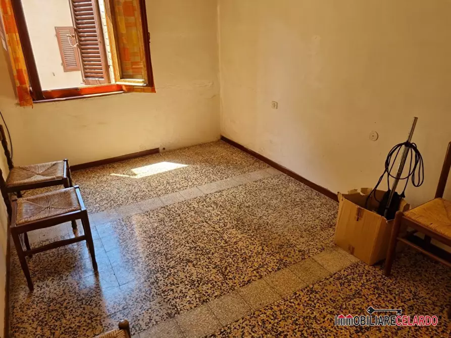 Immagine 5 di Appartamento in vendita  a San Gimignano