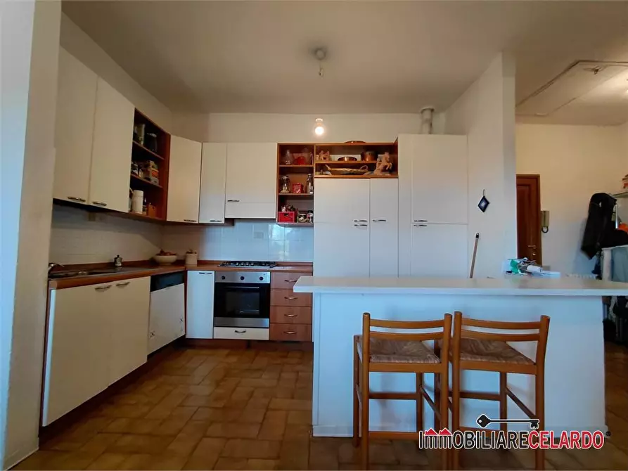 Immagine 8 di Appartamento in vendita  a Colle Di Val D'elsa