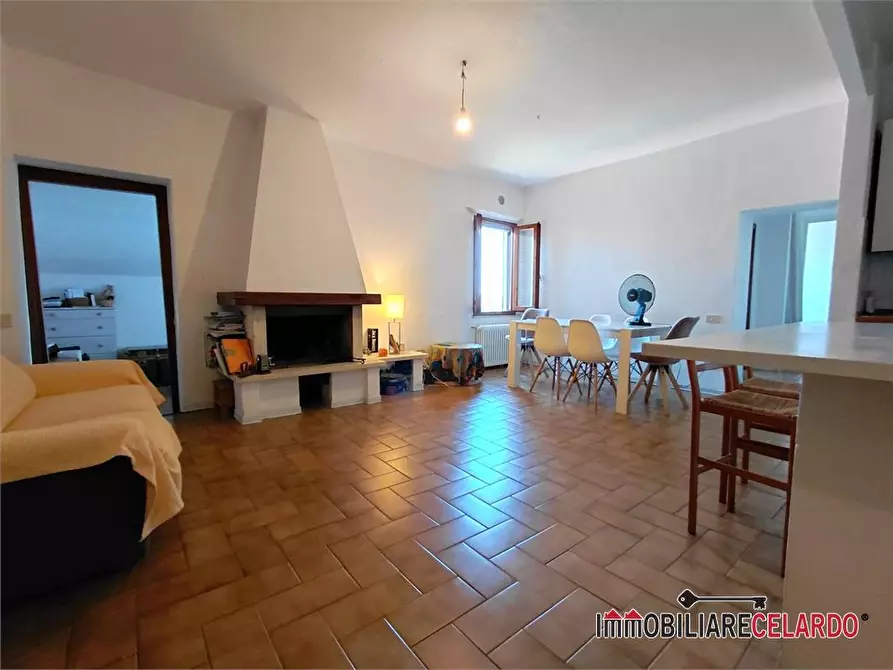 Immagine 1 di Appartamento in vendita  a Colle Di Val D'elsa