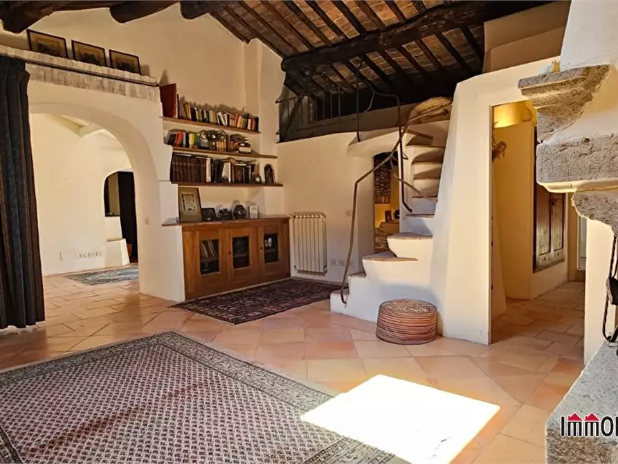 Immagine 3 di Appartamento in vendita  a Siena