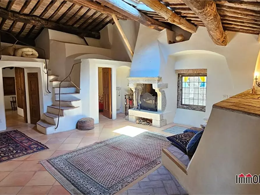 Immagine 1 di Appartamento in vendita  a Siena