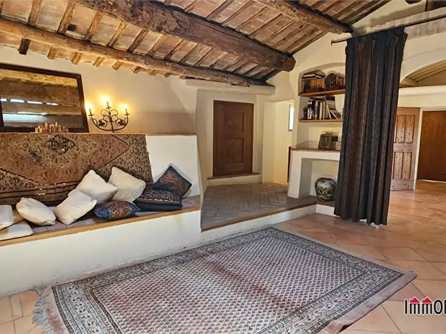 Immagine 8 di Appartamento in vendita  a Siena
