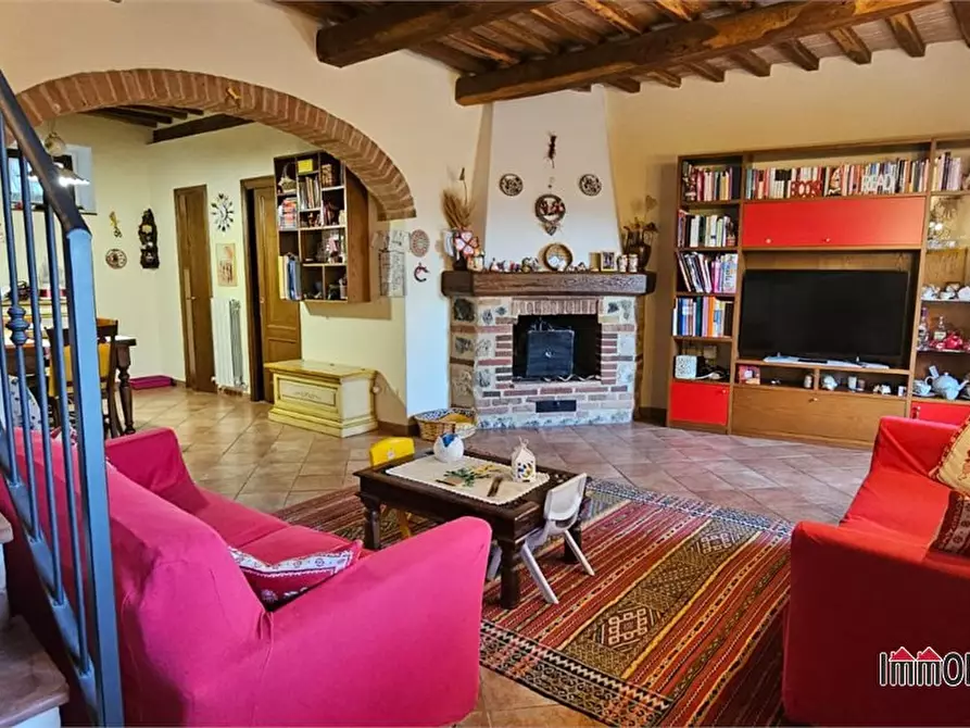 Immagine 3 di Appartamento in vendita  a Casole D'elsa