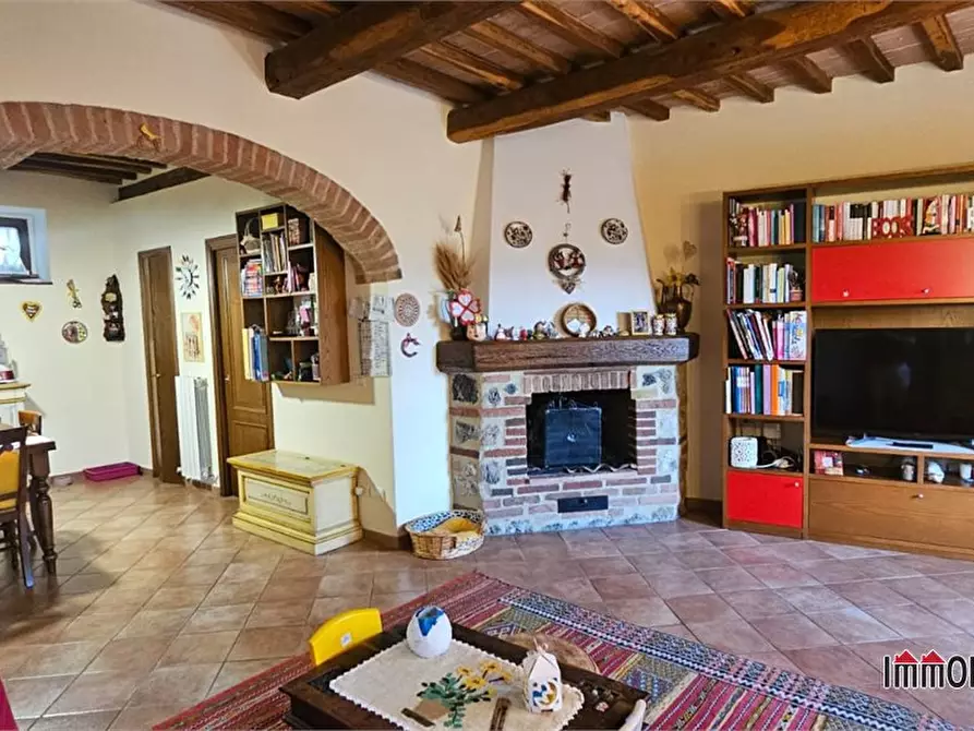 Immagine 6 di Appartamento in vendita  a Casole D'elsa
