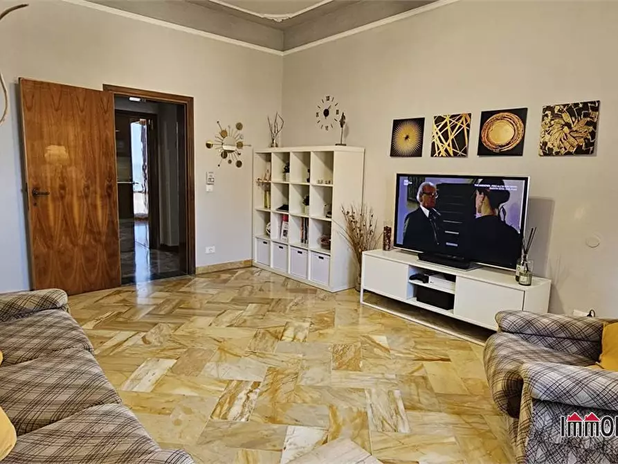 Immagine 2 di Appartamento in vendita  a Casole D'elsa