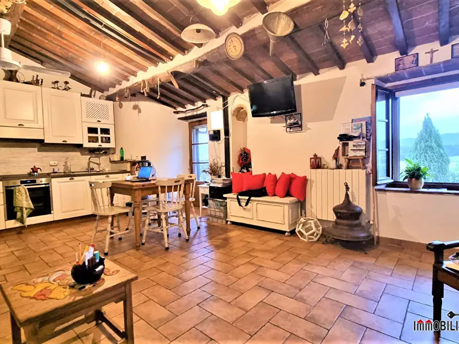 Immagine 2 di Appartamento in vendita  a Casole D'elsa
