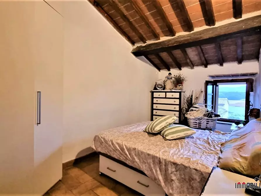 Immagine 9 di Appartamento in vendita  a Casole D'elsa
