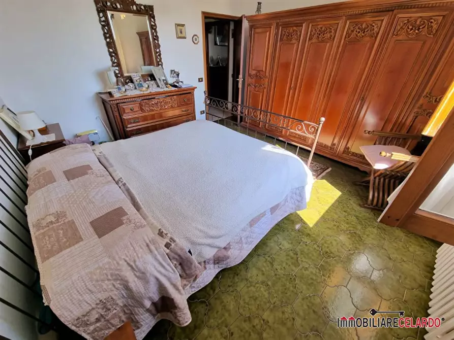 Immagine 10 di Appartamento in vendita  a Casole D'elsa