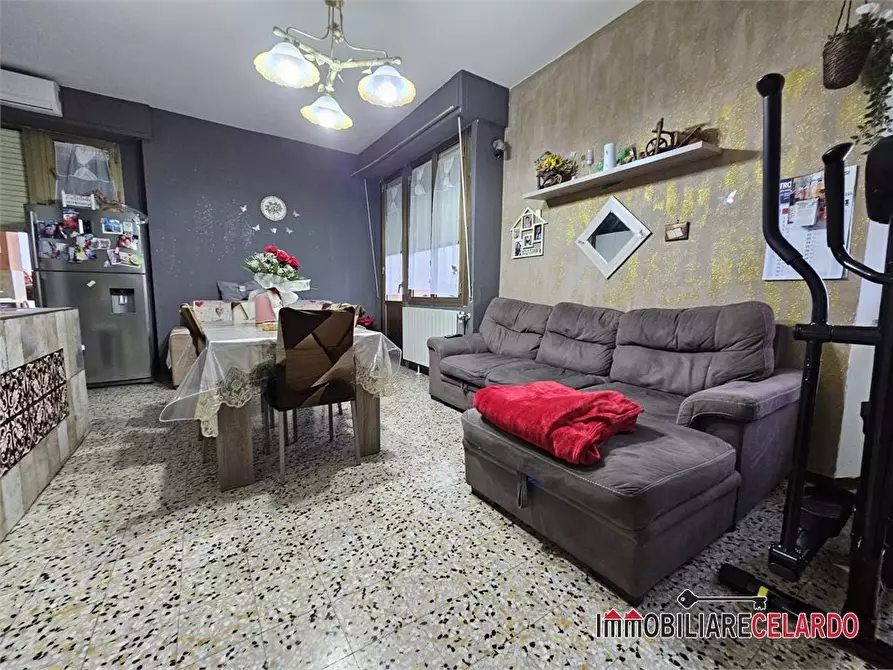 Immagine 1 di Appartamento in vendita  a Casole D'elsa