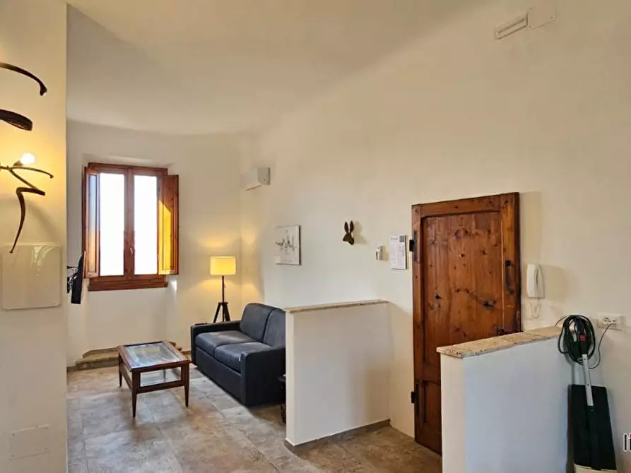 Immagine 2 di Appartamento in vendita  a San Gimignano