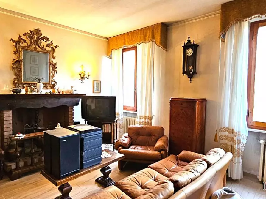 Immagine 4 di Appartamento in vendita  a San Gimignano