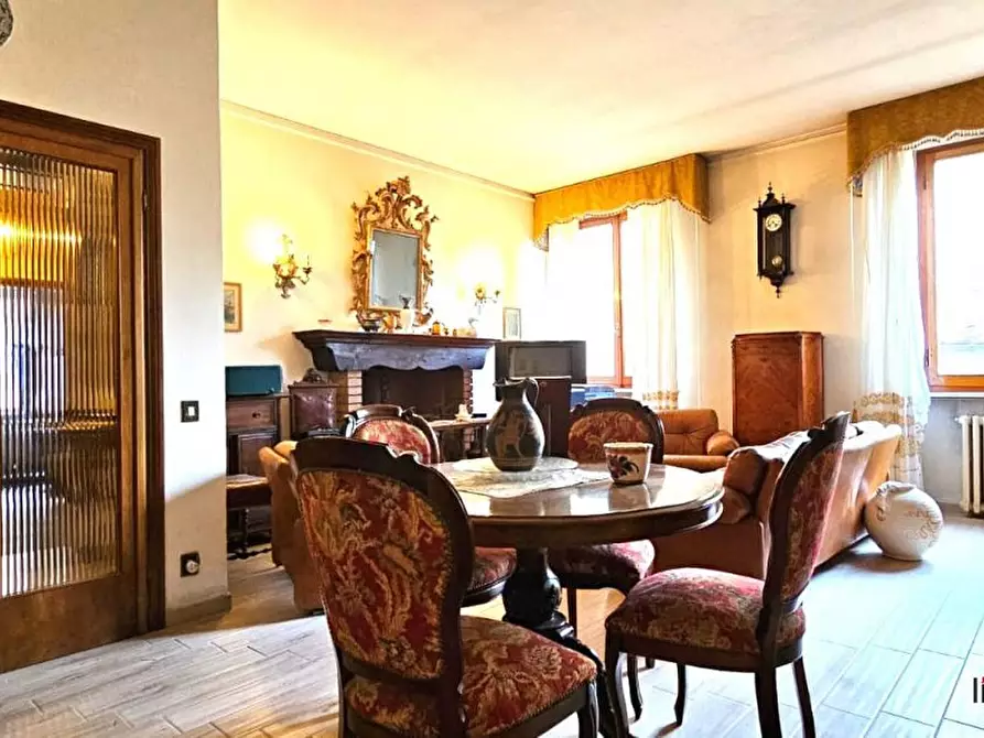 Immagine 3 di Appartamento in vendita  a San Gimignano