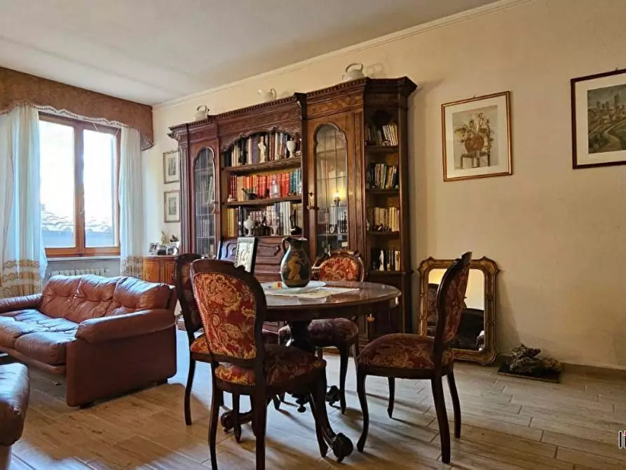 Immagine 5 di Appartamento in vendita  a San Gimignano