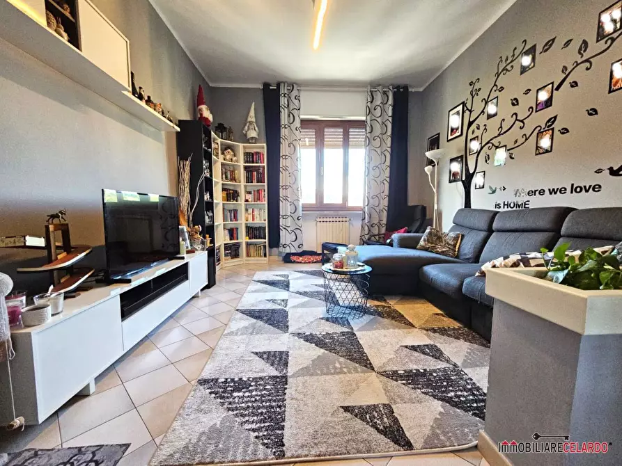 Immagine 2 di Appartamento in vendita  a Colle Di Val D'elsa