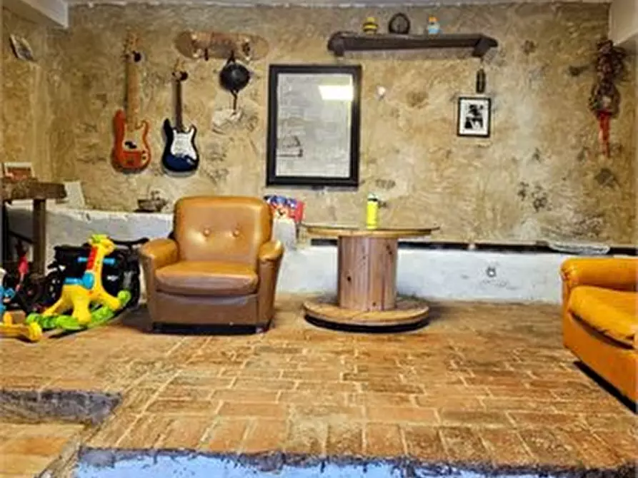 Immagine 2 di Appartamento in vendita  a Casole D'elsa