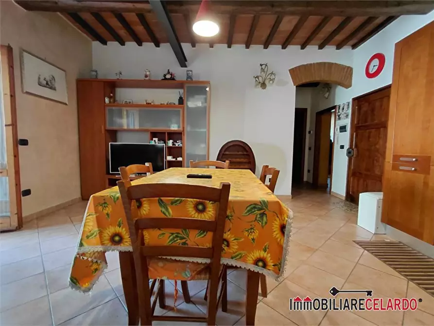 Immagine 6 di Appartamento in vendita  a Colle Di Val D'elsa